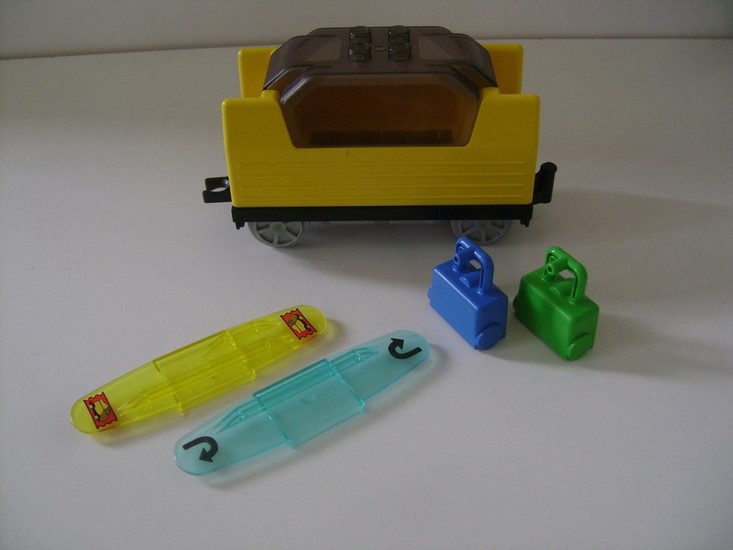 congestie Versterker kampioen Intelli Passagierswagon met gele en blauwe codesteen - www.speelgoedshop.nu