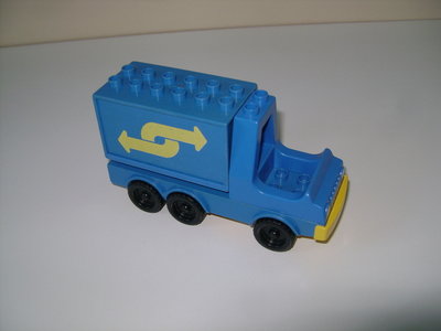 Blauwe vrachtwagen met rolcontainer