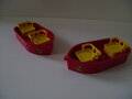 Rood-bootje-en-2-gele-stoeltjes