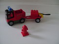 Brandweerauto-met-blusaanhangwagen