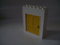 Wit huisdeel: Gele deur.