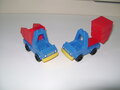 Blauwe-vrachtwagen-(-6-wielen)-met-rode-kiepbak