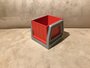 Rode kiepcontainer in grijs frame_7